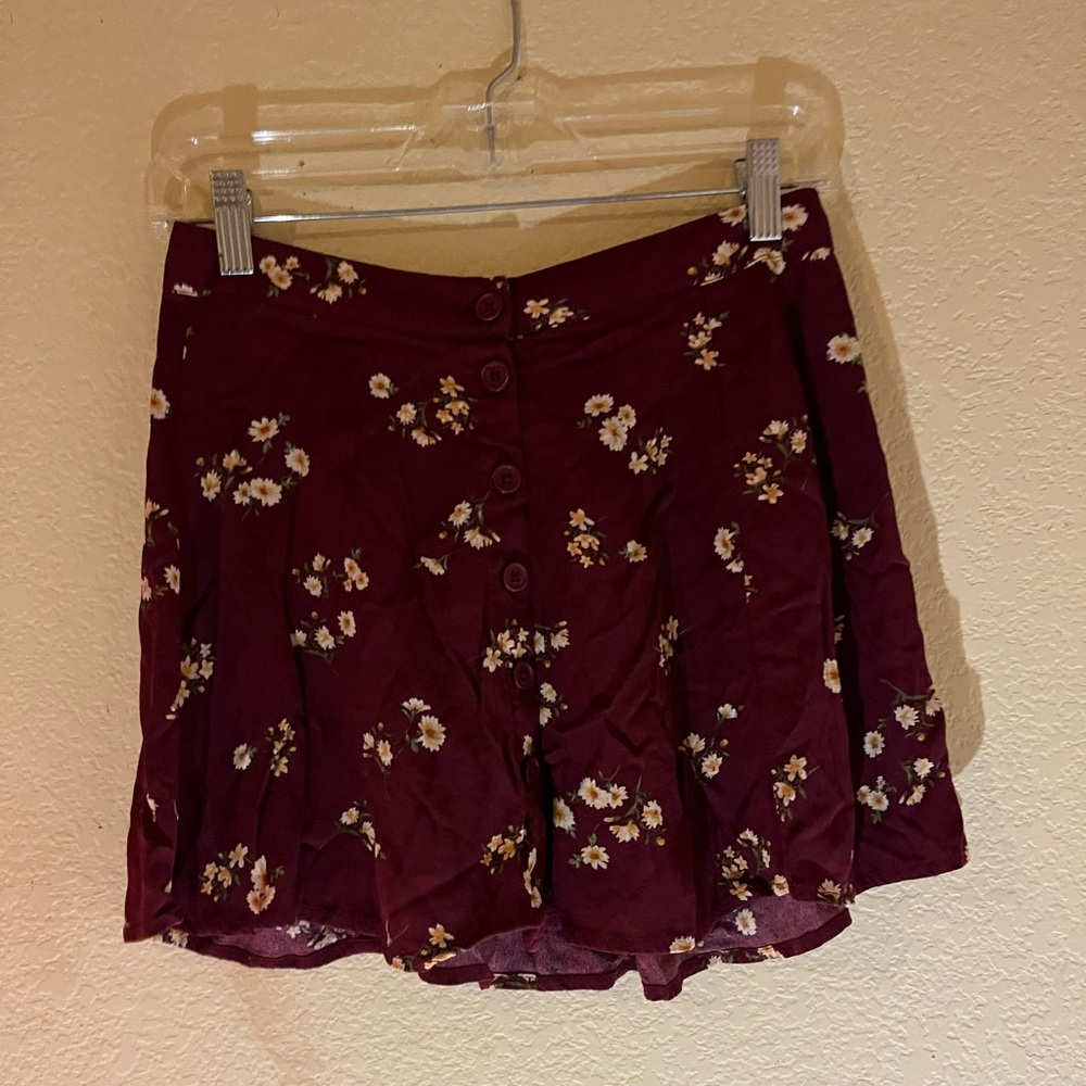 Forever 21 Maroon Floral Skirt with Cream & Yellow Daisies